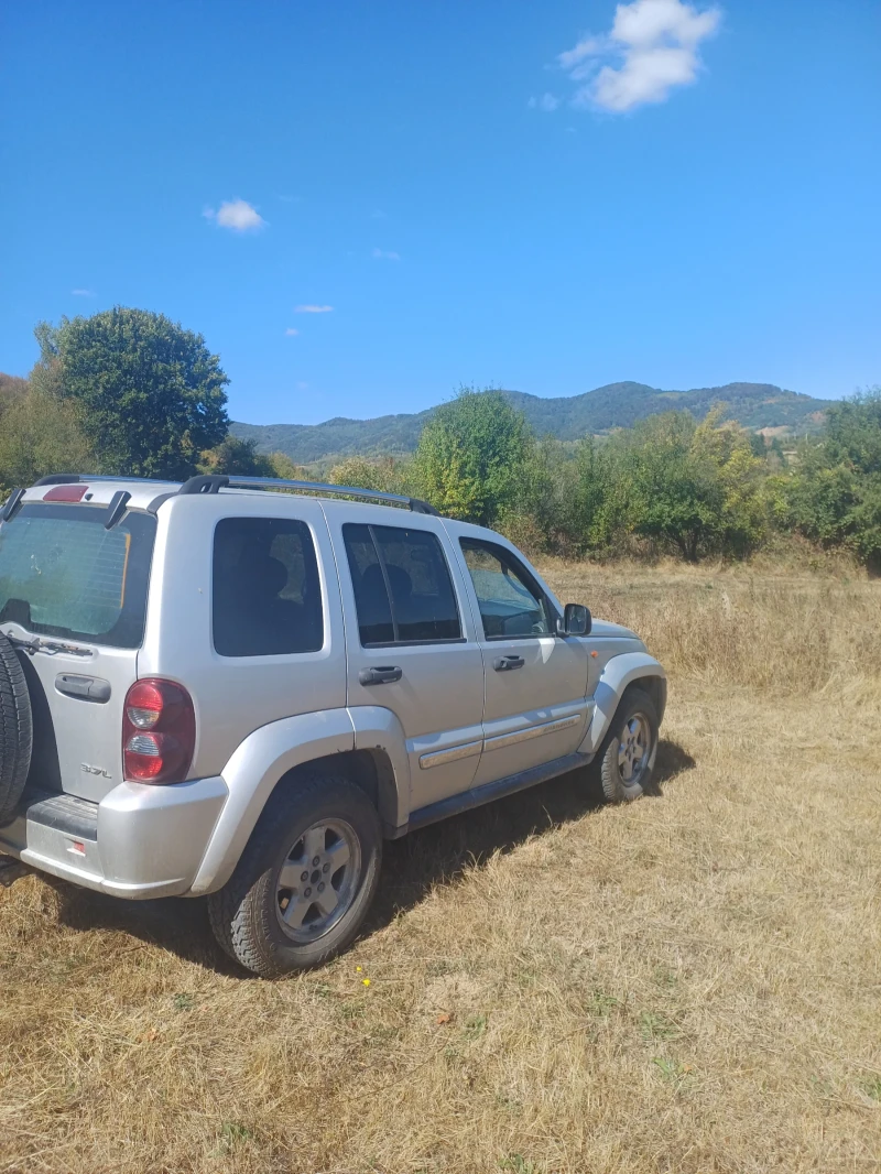 Jeep Cherokee, снимка 2 - Автомобили и джипове - 52773616