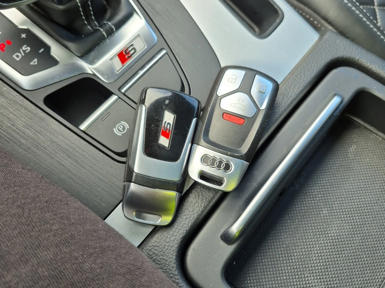 Audi SQ5 * АВТО КРЕДИТ* ЦЕНА ДО БГ * Сервизна история *  - изображение 10