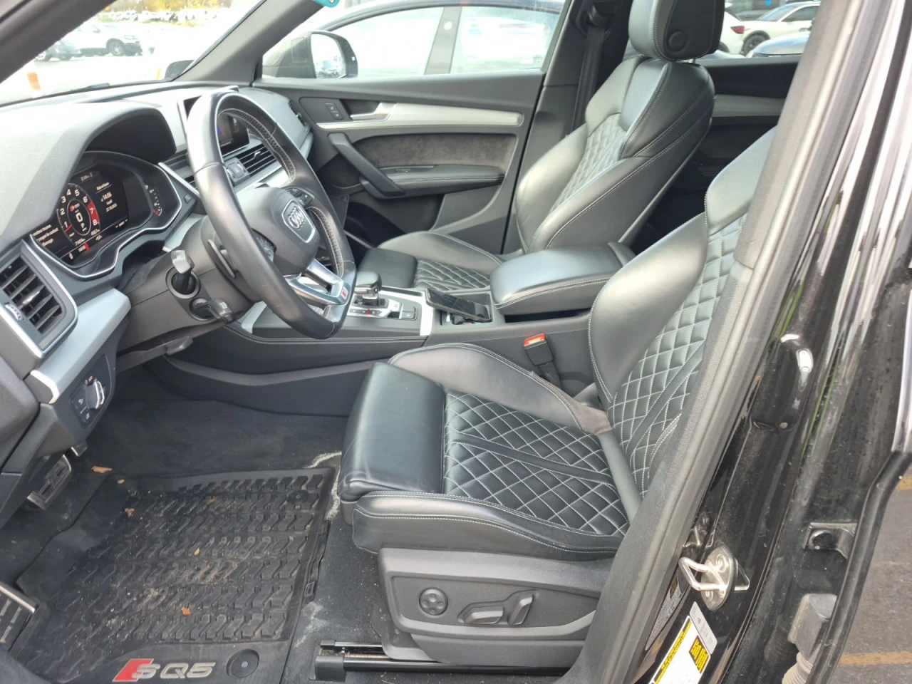 Audi SQ5 * АВТО КРЕДИТ* ЦЕНА ДО БГ * Сервизна история *  - изображение 5