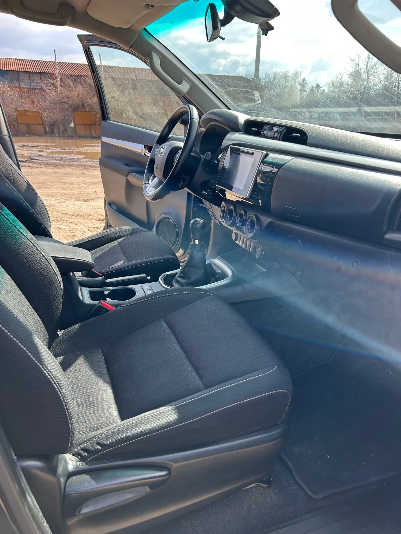 Toyota Hilux  - изображение 10