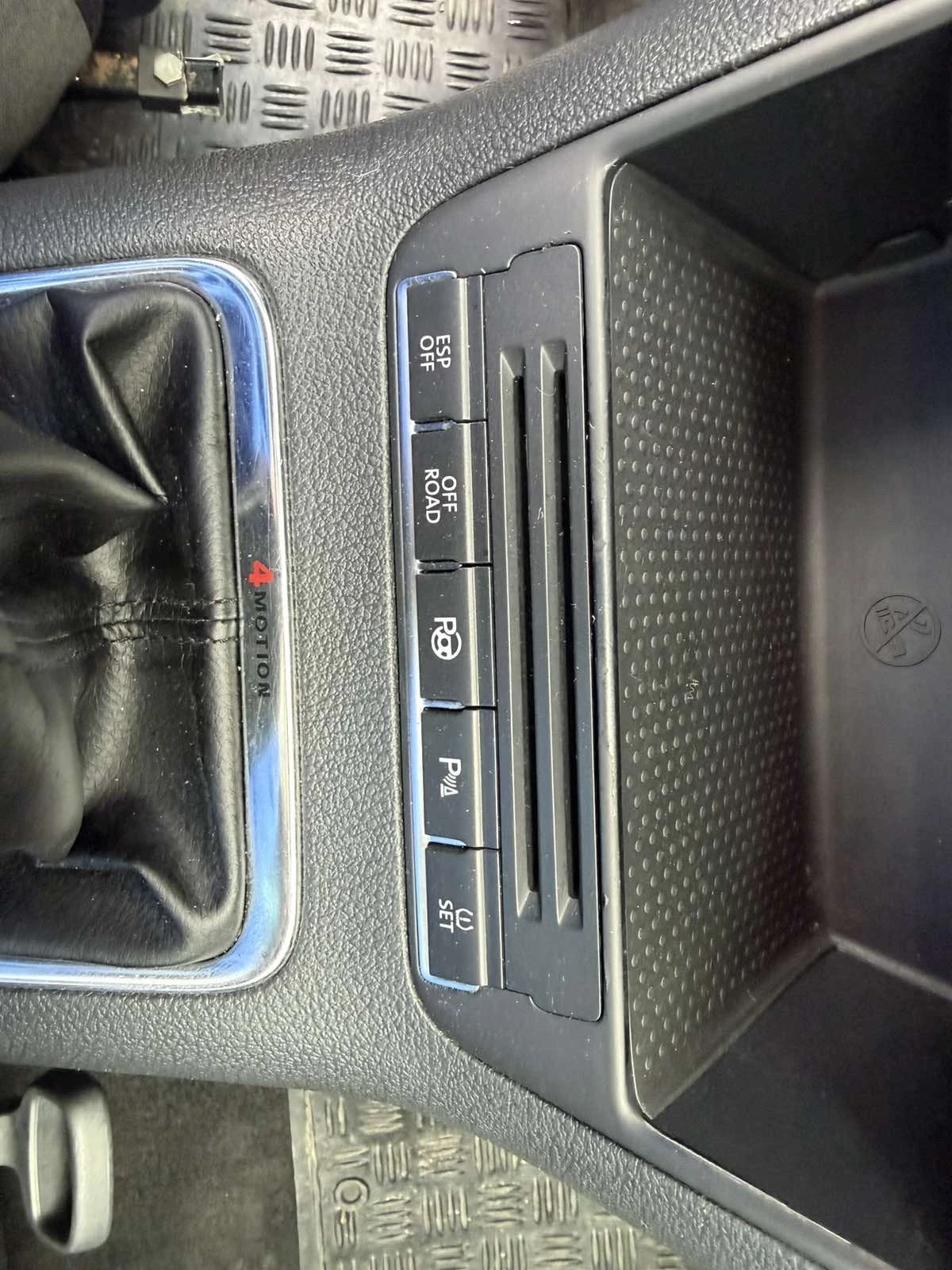 VW Tiguan 2.0 TDI 170, снимка 9 - Автомобили и джипове - 54006452