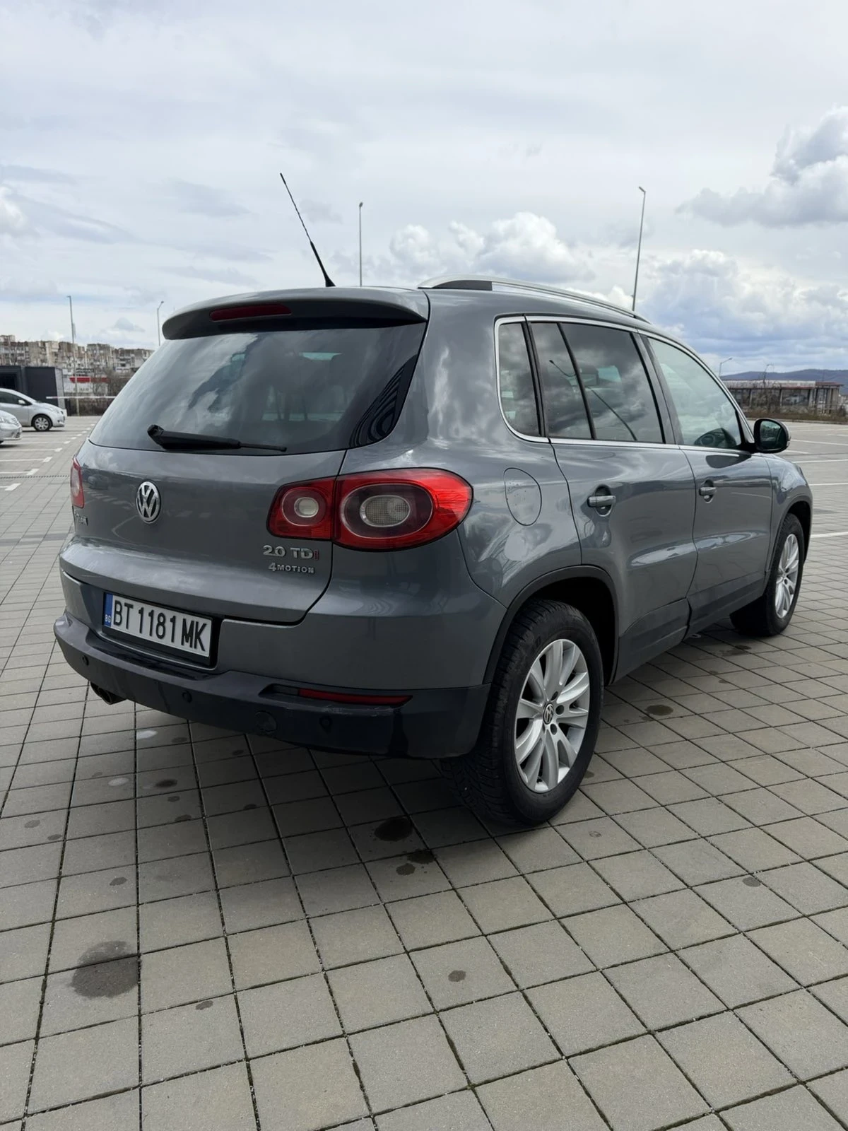 VW Tiguan 2.0 TDI 170, снимка 12 - Автомобили и джипове - 54006452