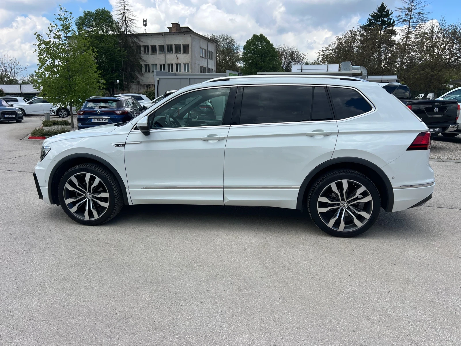 VW Tiguan Allspace 4-motion , снимка 9 - Автомобили и джипове - 54380790