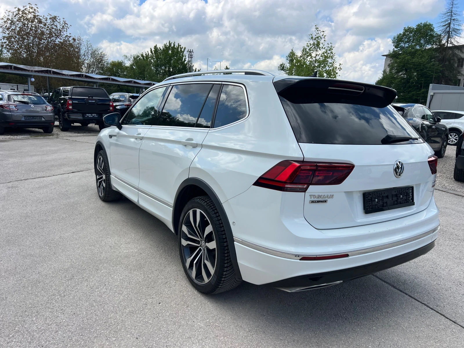 VW Tiguan Allspace 4-motion , снимка 8 - Автомобили и джипове - 54380790