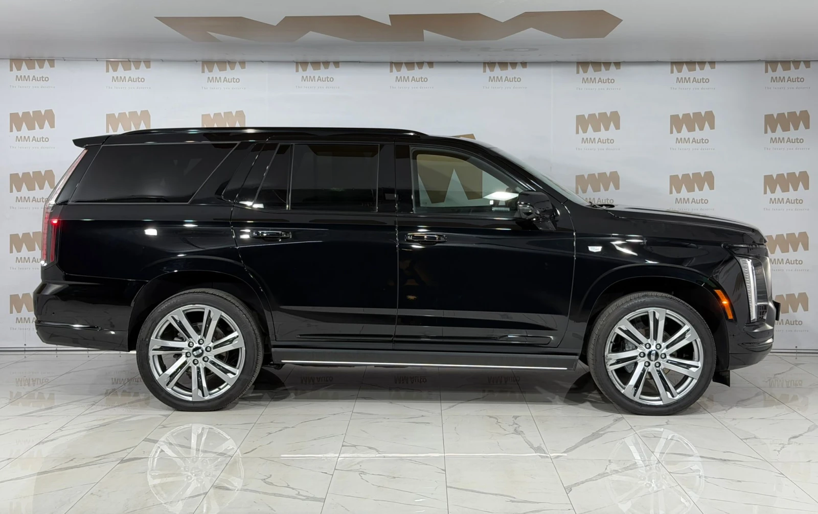 Cadillac Escalade 6.2 V8 AWD* HuD* Pano* AKG* TV, снимка 3 - Автомобили и джипове - 54760476