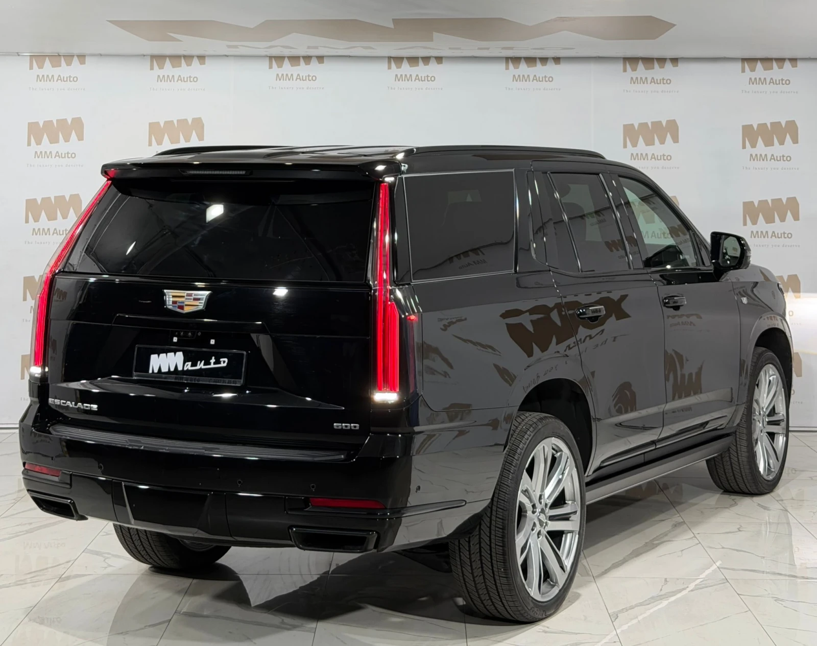 Cadillac Escalade 6.2 V8 AWD* HuD* Pano* AKG* TV, снимка 2 - Автомобили и джипове - 54760476