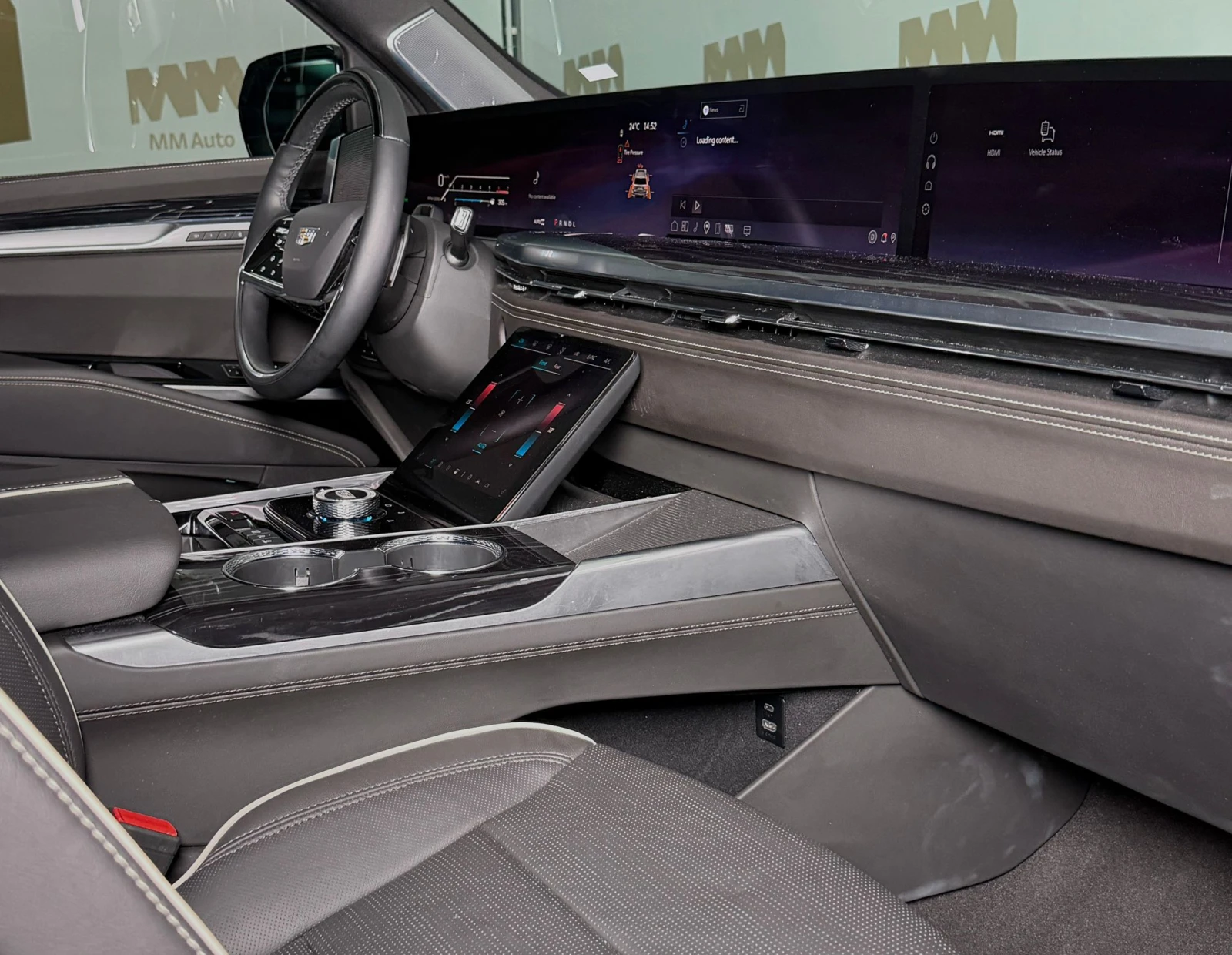 Cadillac Escalade 6.2 V8 AWD* HuD* Pano* AKG* TV, снимка 10 - Автомобили и джипове - 54760476