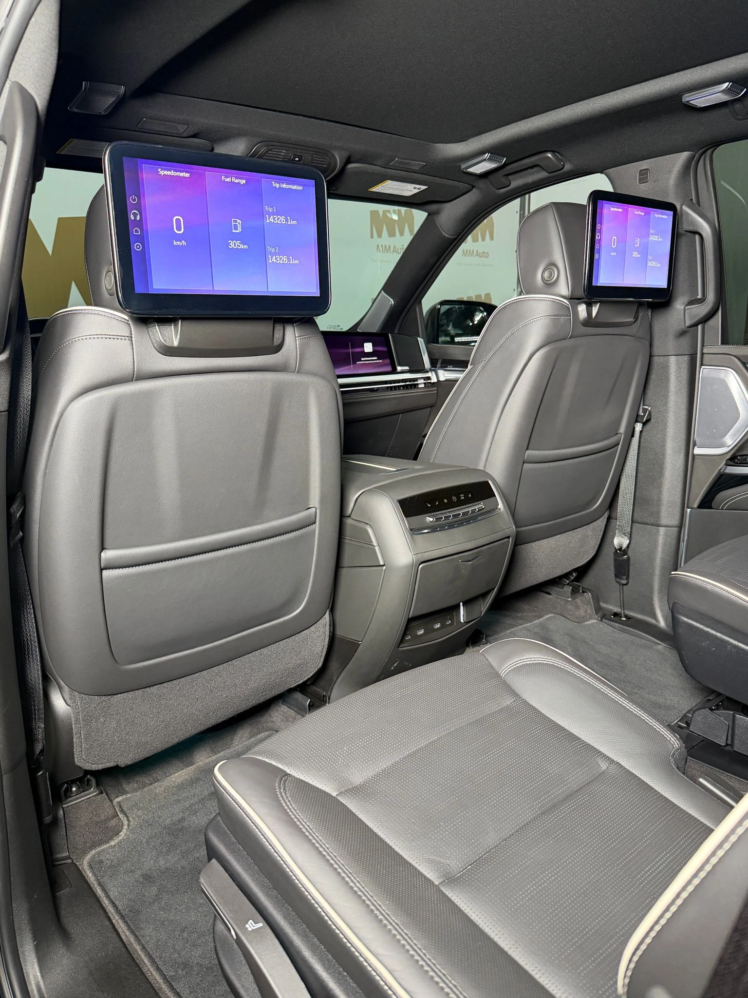 Cadillac Escalade 6.2 V8 AWD* HuD* Pano* AKG* TV, снимка 13 - Автомобили и джипове - 54760476