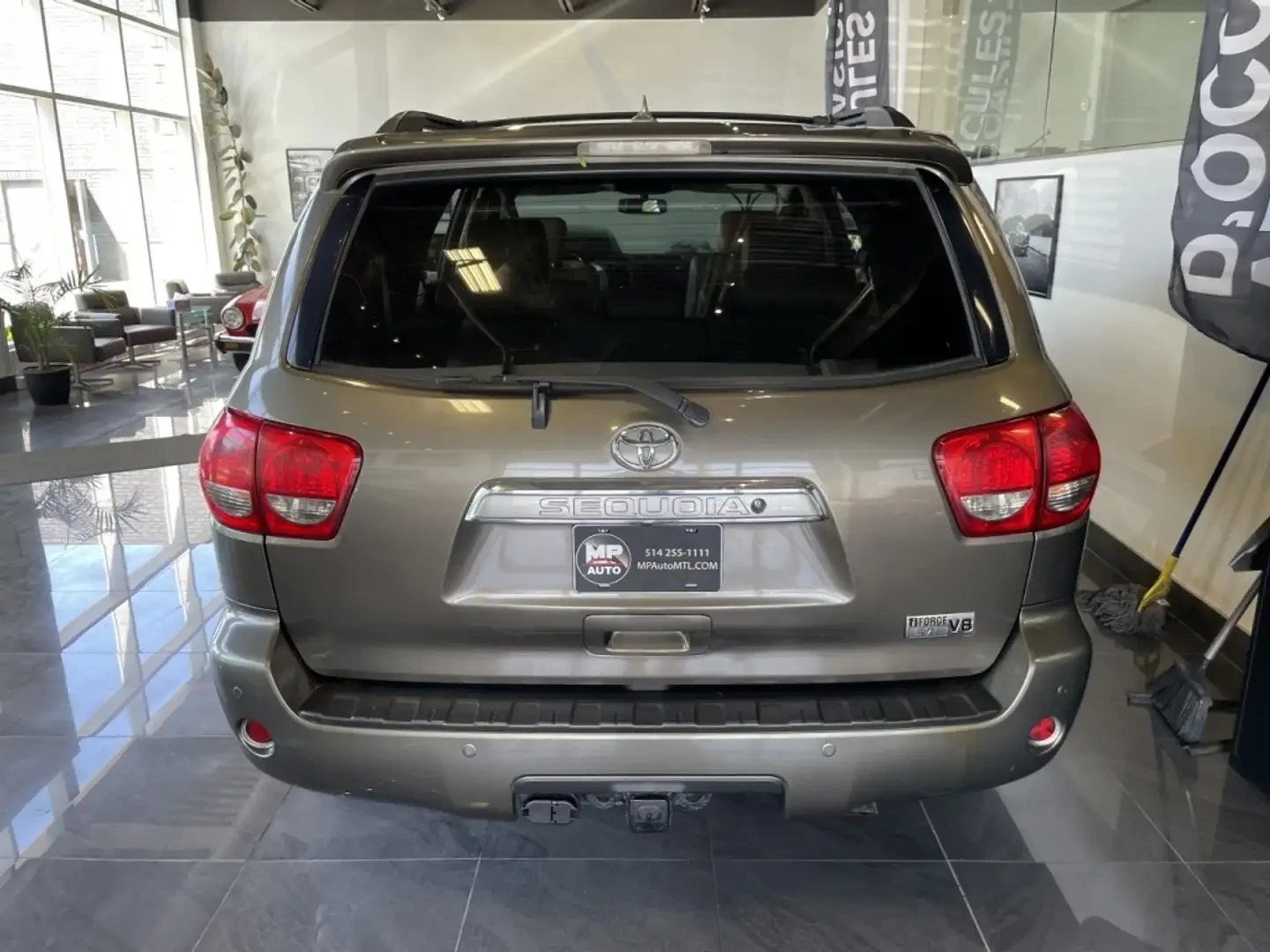 Toyota Sequoia 5.7* V8* JBL* ПОДГРЕВ* КАМЕРА* КОЖА* , снимка 6 - Автомобили и джипове - 54832211