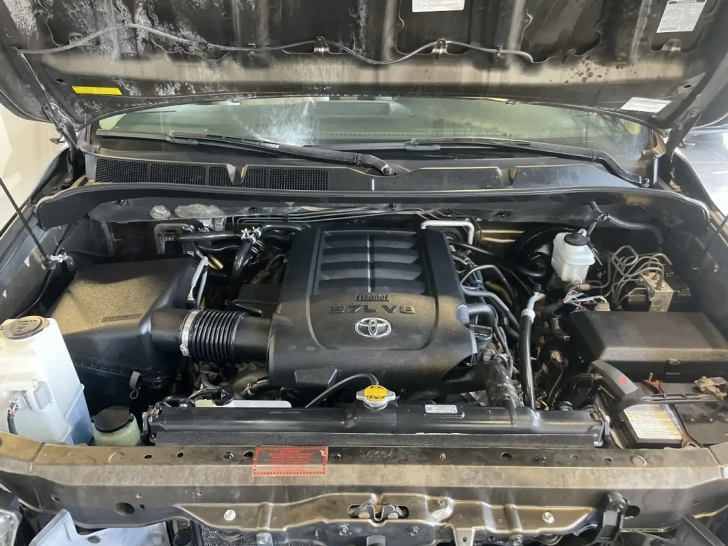 Toyota Sequoia 5.7* V8* JBL* ПОДГРЕВ* КАМЕРА* КОЖА* , снимка 17 - Автомобили и джипове - 54832211