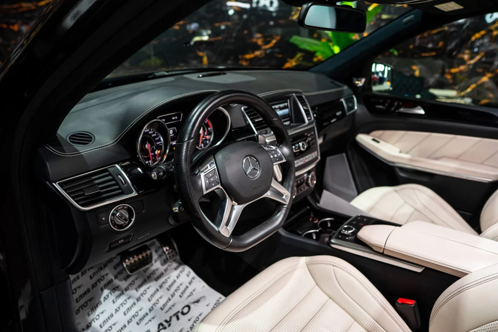Mercedes-Benz GL 63 AMG DESIGNO 7 МЕСТЕН LED ПАНО B&O 3XTV ЛИЗИНГ 100% , снимка 12 - Автомобили и джипове - 54985482
