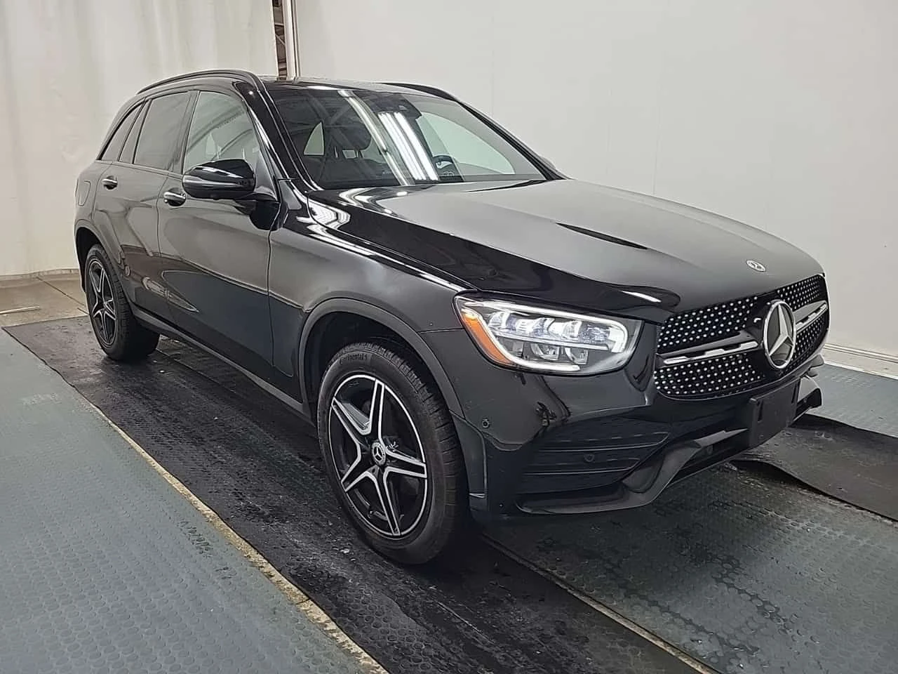 Mercedes-Benz GLC 300 * CARFAX * БЕЗ ПЪРВОНАЧАЛНА ВНОСКА, снимка 2 - Автомобили и джипове - 55463990