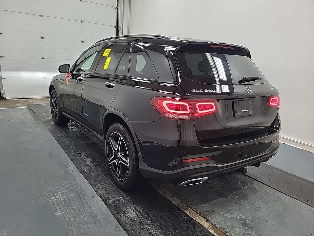 Mercedes-Benz GLC 300 * CARFAX * БЕЗ ПЪРВОНАЧАЛНА ВНОСКА, снимка 4 - Автомобили и джипове - 55463990