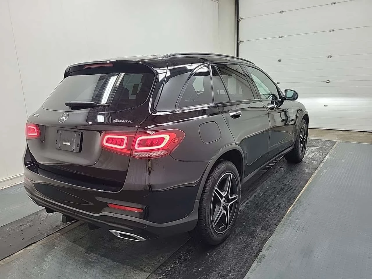Mercedes-Benz GLC 300 * CARFAX * БЕЗ ПЪРВОНАЧАЛНА ВНОСКА, снимка 3 - Автомобили и джипове - 55463990