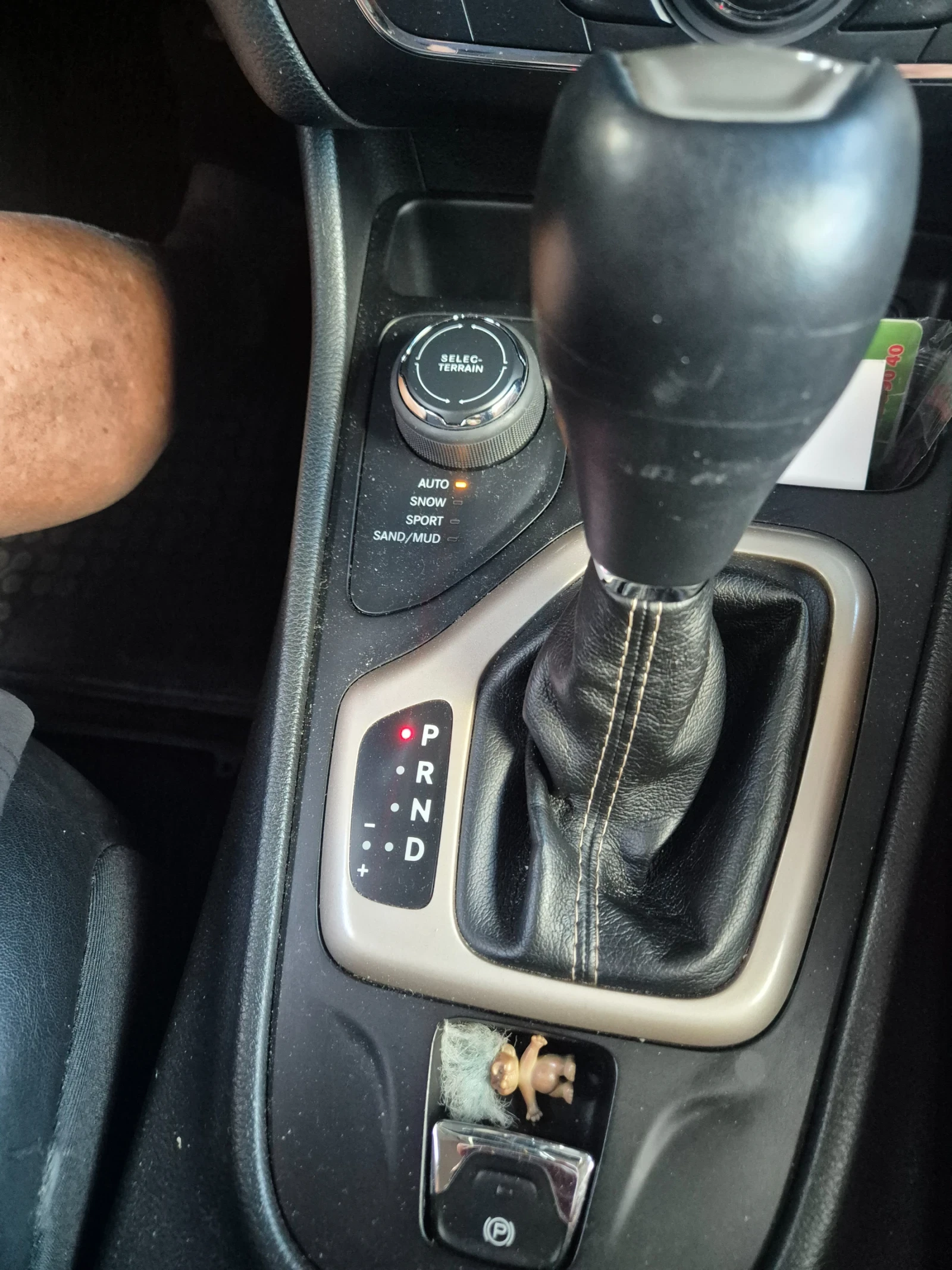 Jeep Cherokee, снимка 8 - Автомобили и джипове - 56063114