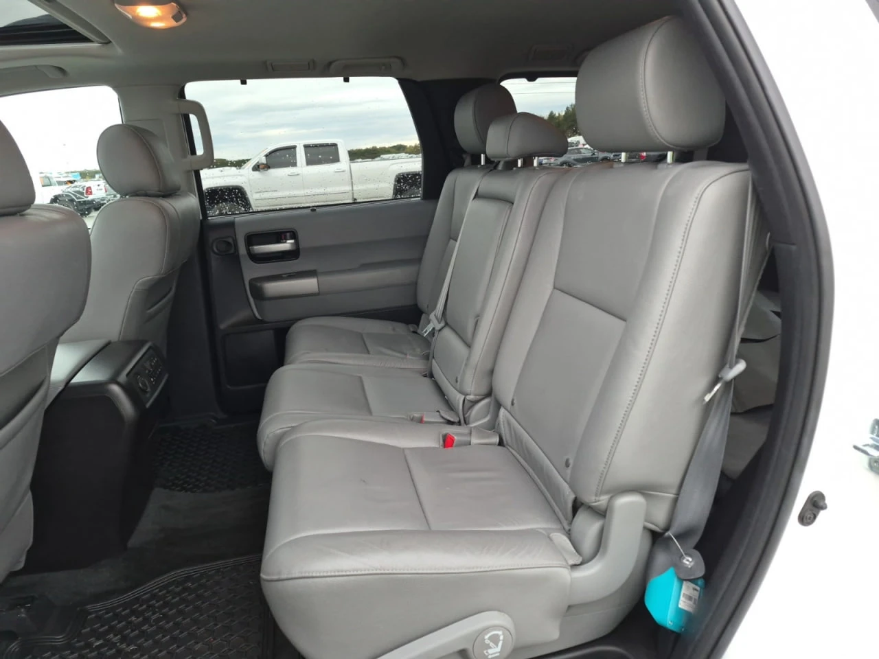 Toyota Sequoia LIMITED* AWD* ����� �������*  | Mobile.bg � ����������� 10