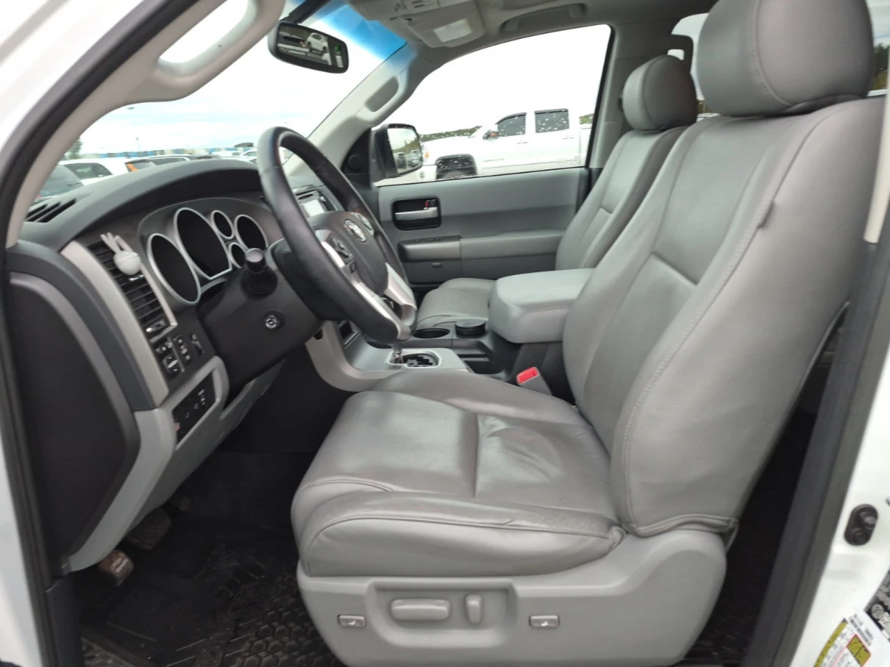 Toyota Sequoia LIMITED* AWD* ����� �������*  | Mobile.bg � ����������� 6