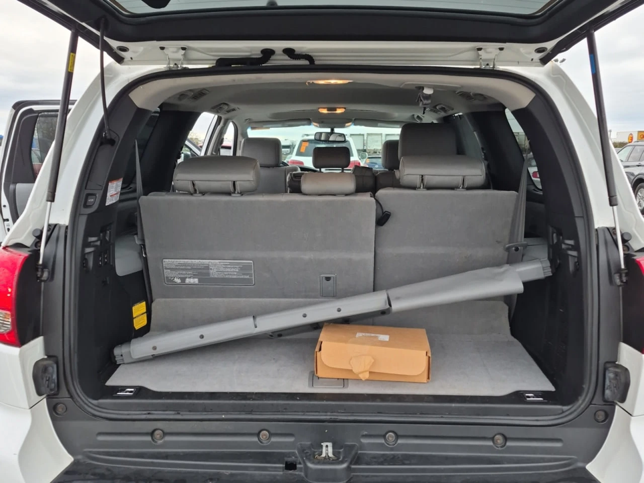 Toyota Sequoia LIMITED* AWD* ����� �������*  | Mobile.bg � ����������� 12