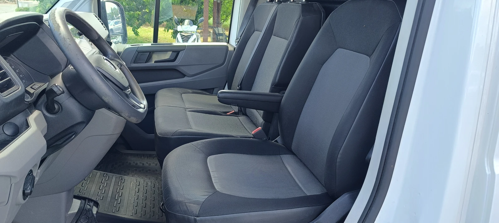 VW Crafter 2.0 TDI 140 PS, снимка 14 - Бусове и автобуси - 54631027