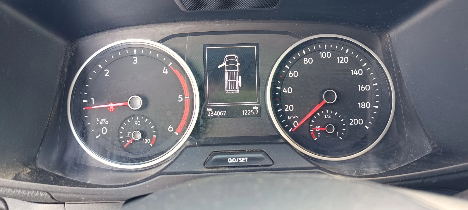 VW Crafter 2.0 TDI 140 PS, снимка 13 - Бусове и автобуси - 54631027