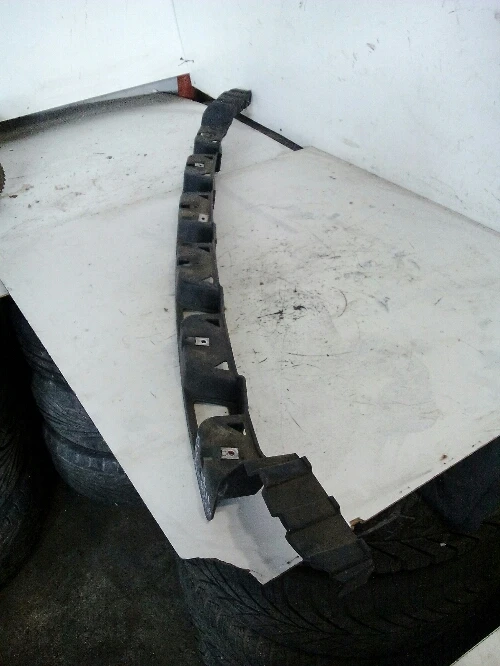 Водач под задна броня Ауди А2