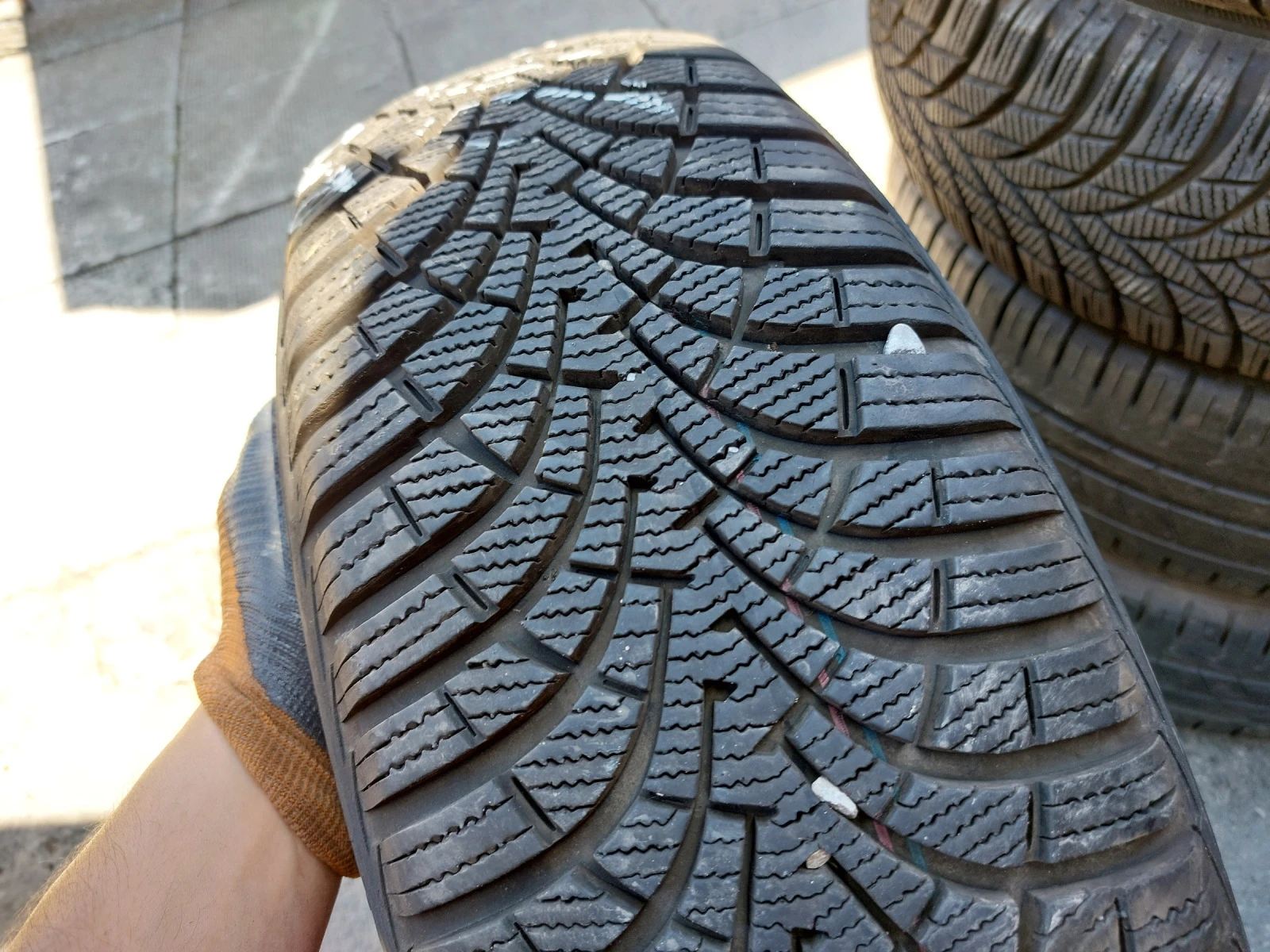 ���� 205/60R16 | Mobile.bg � ����������� 1