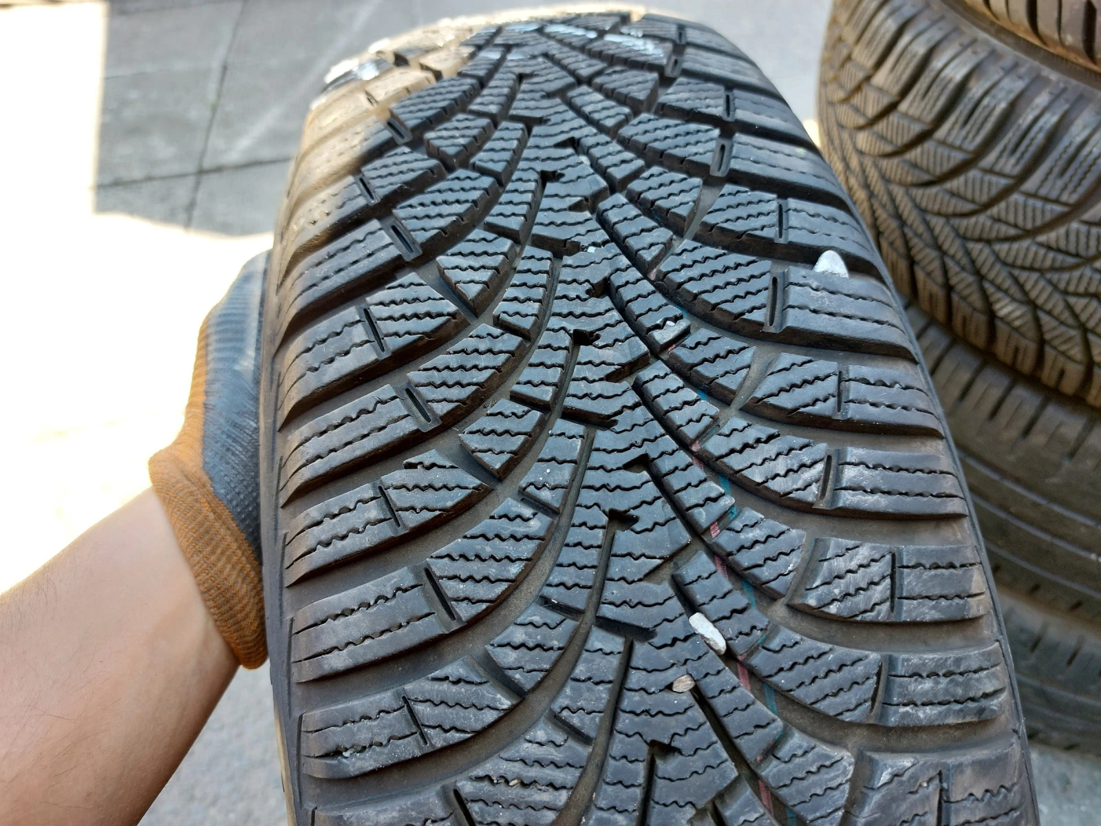 ���� 205/60R16 | Mobile.bg � ����������� 2
