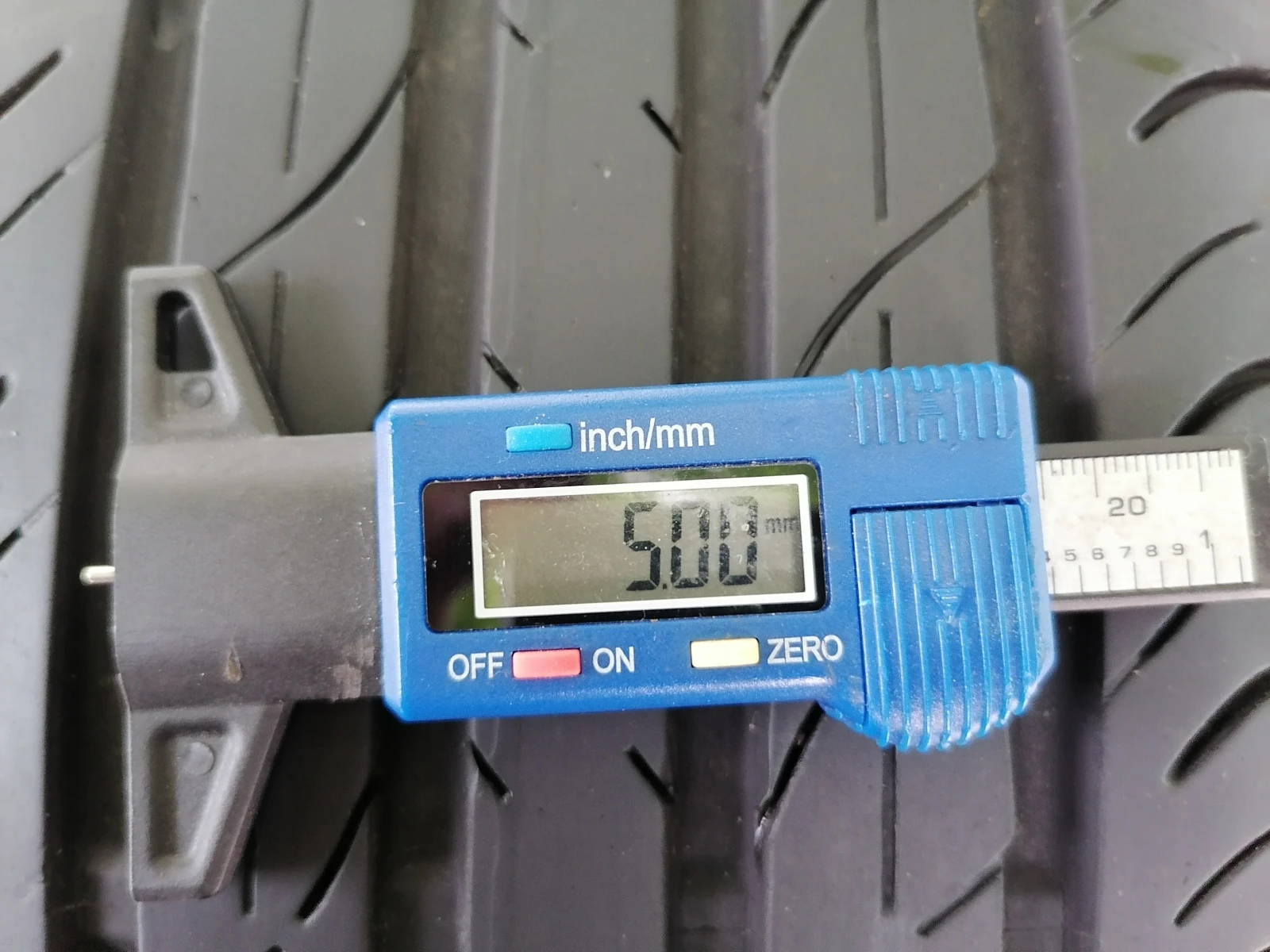 Гуми Летни 235/60R18, снимка 8 - Гуми и джанти - 54613019