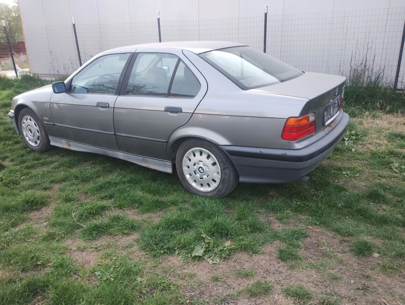 BMW 318 На части, снимка 4 - Автомобили и джипове - 47553191