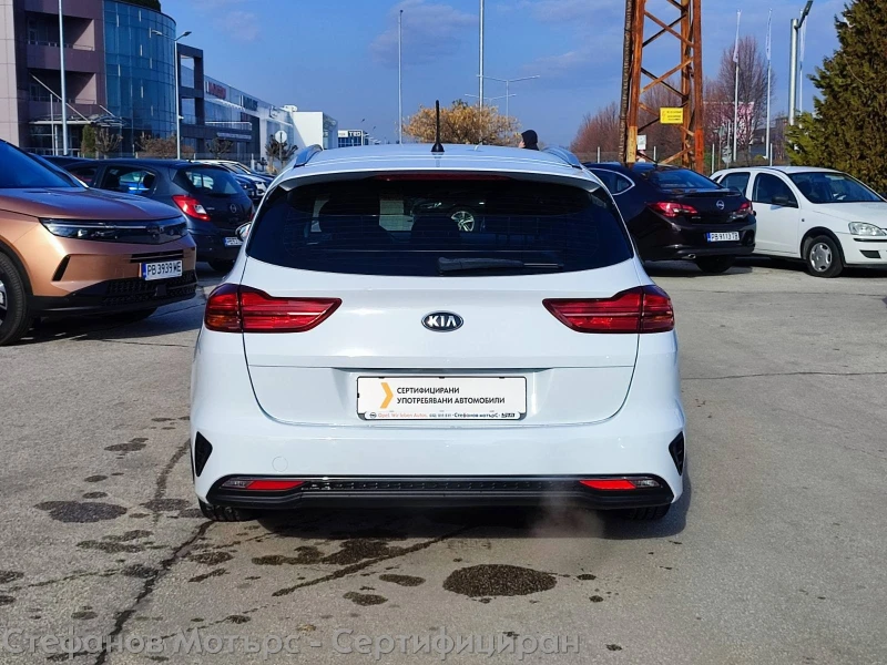 Kia Ceed SW 1.6 CRDi (116hp) MT6, снимка 7 - Автомобили и джипове - 49008604