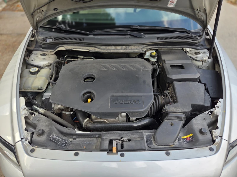 Volvo V50 D2 R-DESIGN УНИКАТ, снимка 15 - Автомобили и джипове - 51324179