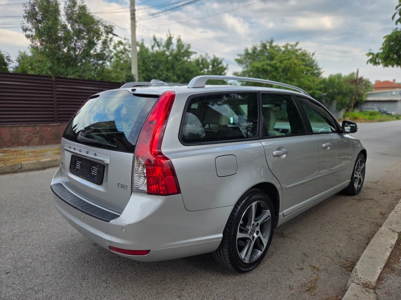 Volvo V50 D2 R-DESIGN УНИКАТ, снимка 4 - Автомобили и джипове - 51324179