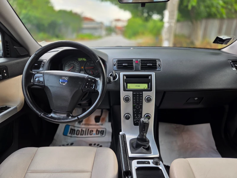 Volvo V50 D2 R-DESIGN УНИКАТ, снимка 8 - Автомобили и джипове - 51324179