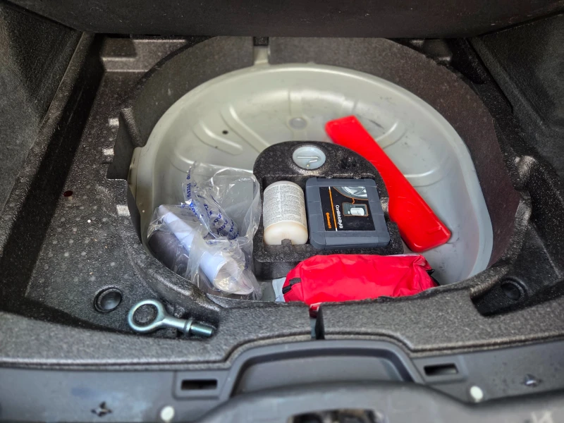 Volvo V50 D2 R-DESIGN УНИКАТ, снимка 14 - Автомобили и джипове - 51324179