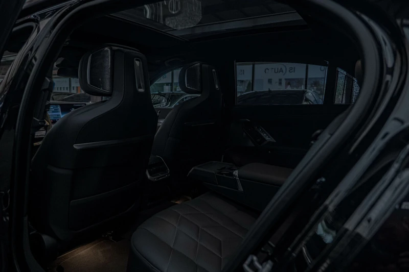 BMW 740 d/BMW Individual/Bower&Wilkins/Камера 360/Панорама, снимка 8 - Автомобили и джипове - 51955303