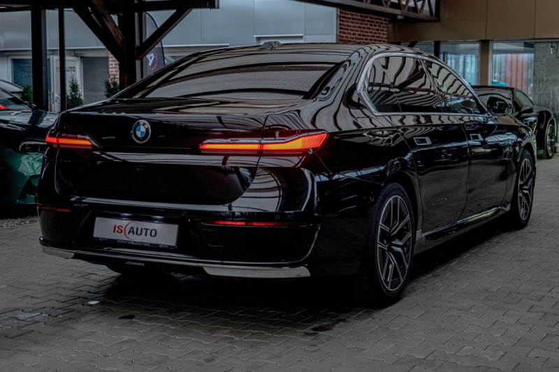 BMW 740 d/BMW Individual/Bower&Wilkins/Камера 360/Панорама, снимка 5 - Автомобили и джипове - 51955303