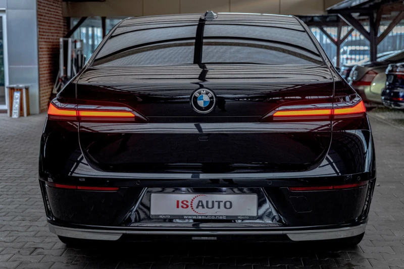 BMW 740 d/BMW Individual/Bower&Wilkins/Камера 360/Панорама, снимка 4 - Автомобили и джипове - 51955303