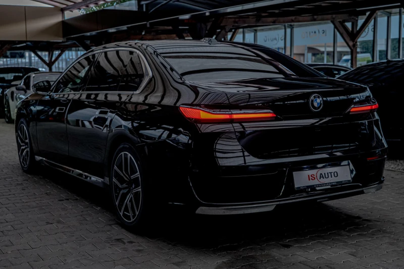 BMW 740 d/BMW Individual/Bower&Wilkins/Камера 360/Панорама, снимка 6 - Автомобили и джипове - 51955303