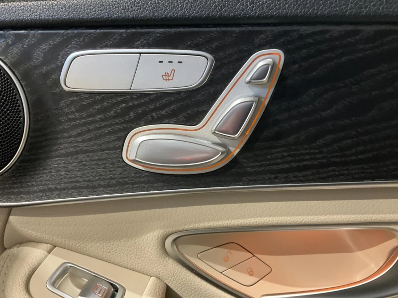 Mercedes-Benz C 300 4MATIC* FACE* ПОДГРЕВ* ПАНОРАМА* КАМЕРА* КЕЙЛЕС, снимка 9 - Автомобили и джипове - 52653626