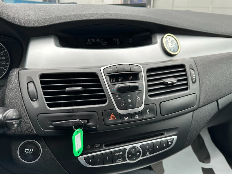 Renault Laguna, снимка 11 - Автомобили и джипове - 53363153