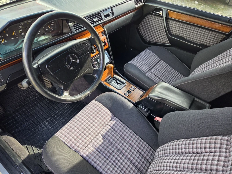 Mercedes-Benz 124 250D 113кс.климатик, снимка 7 - Автомобили и джипове - 53394800