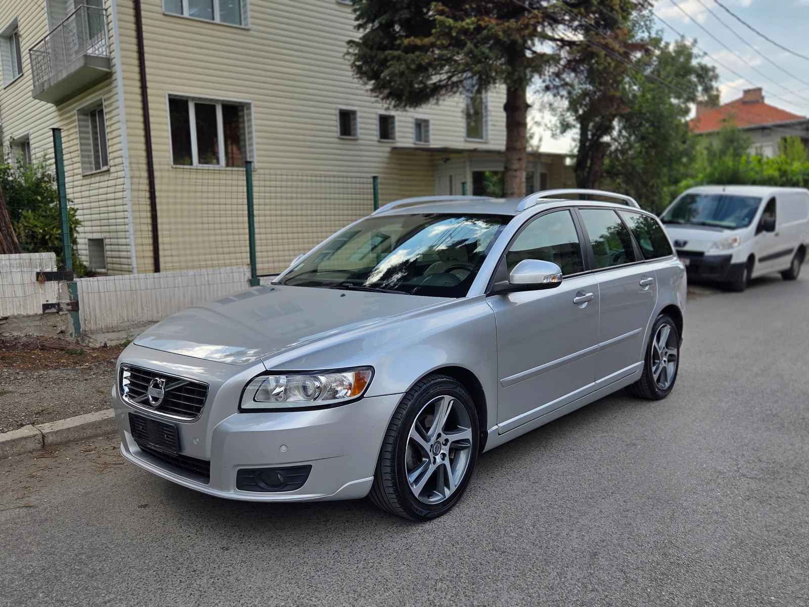 Volvo V50 D2 R-DESIGN УНИКАТ, снимка 1