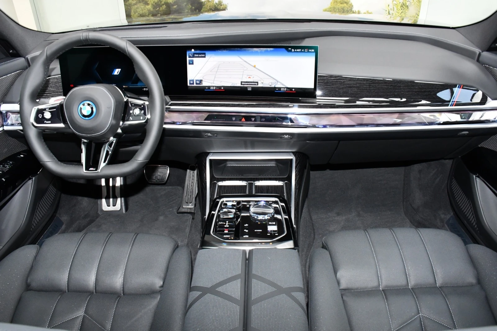 BMW i7 xDrive60 M Sport Executive Lounge - изображение 5