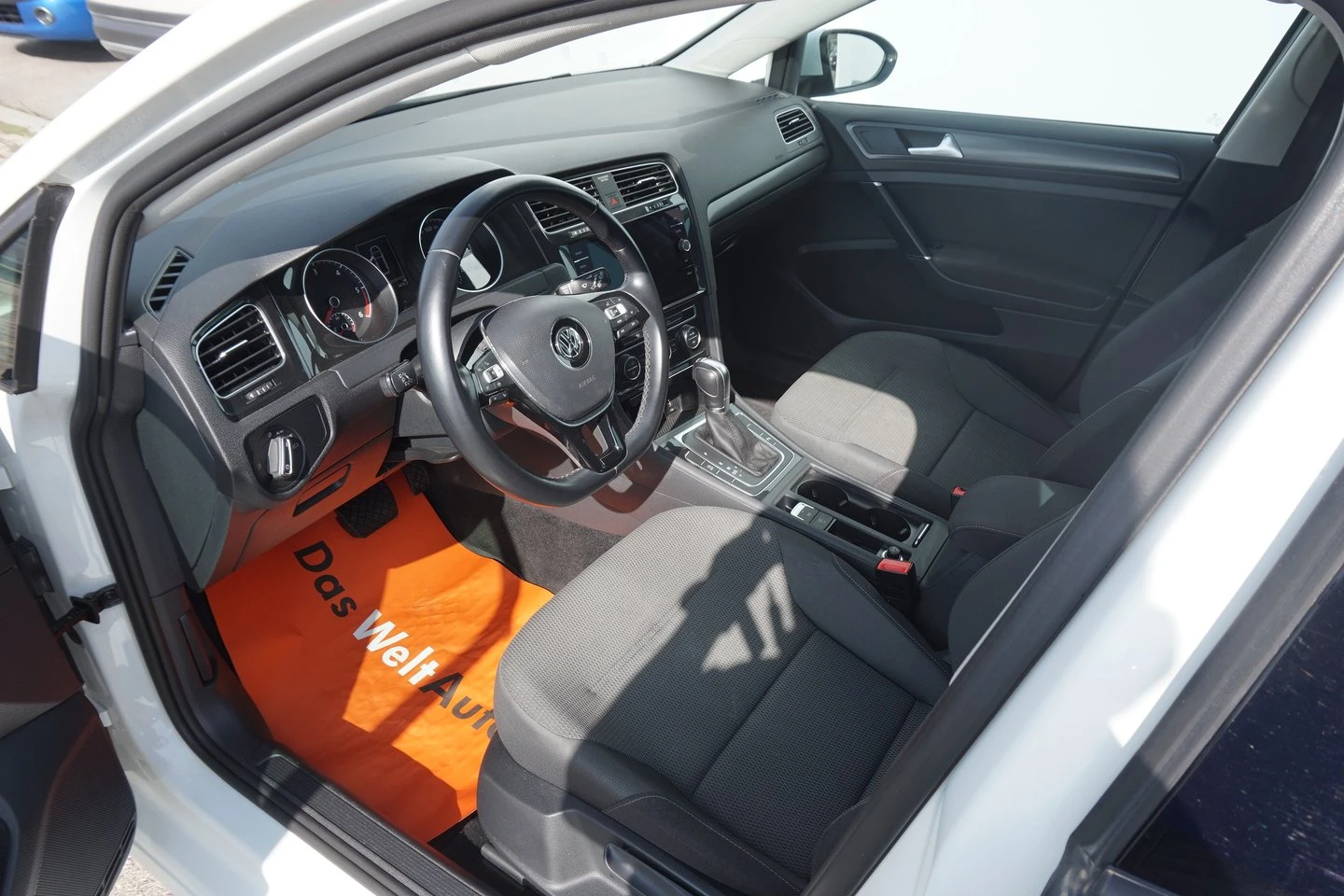 VW Golf Variant Comfortline 1.6TDI BMT - изображение 4