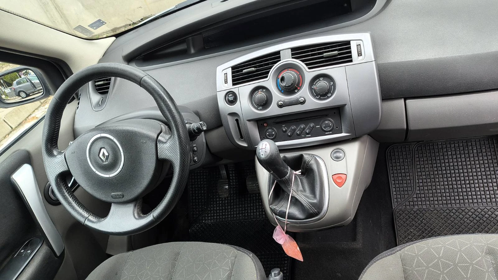 Renault Megane Scenic - изображение 7