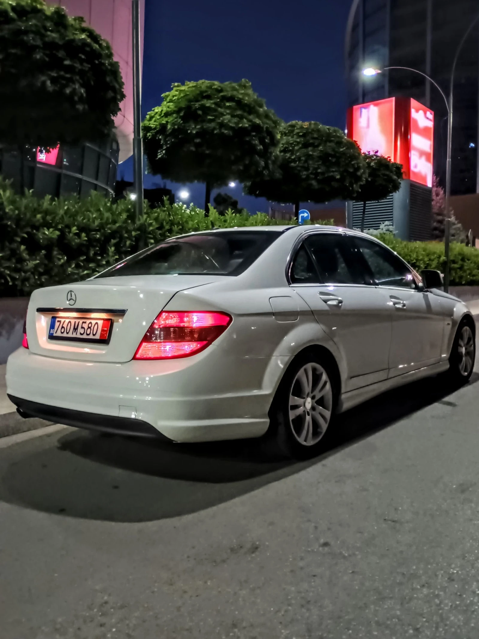 Mercedes-Benz C 180 * Kompressor * AMG * Avantgarde * ПЕРФЕКТЕН!!! - изображение 3