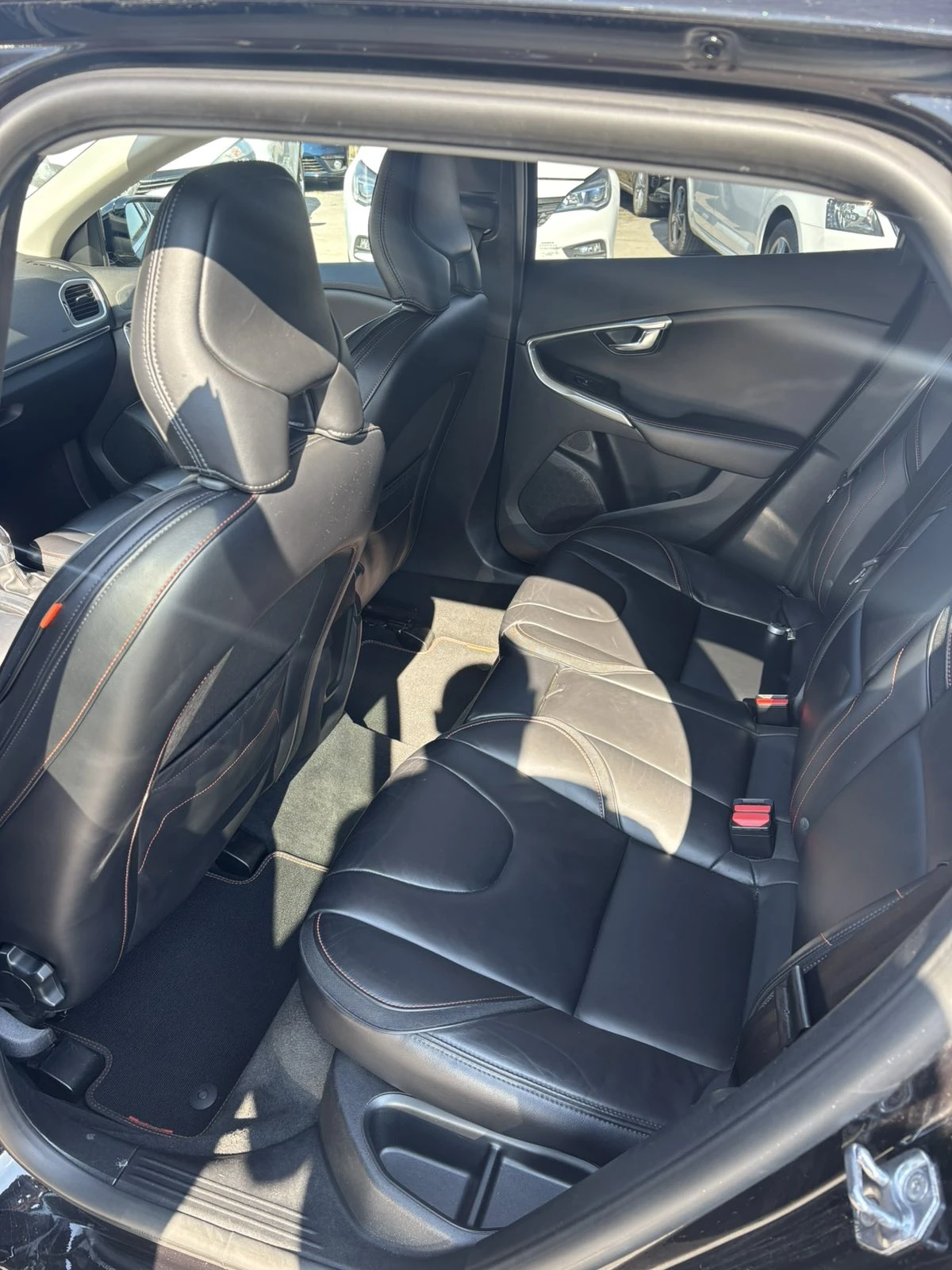 Volvo V40 D2, снимка 8 - Автомобили и джипове - 53735870