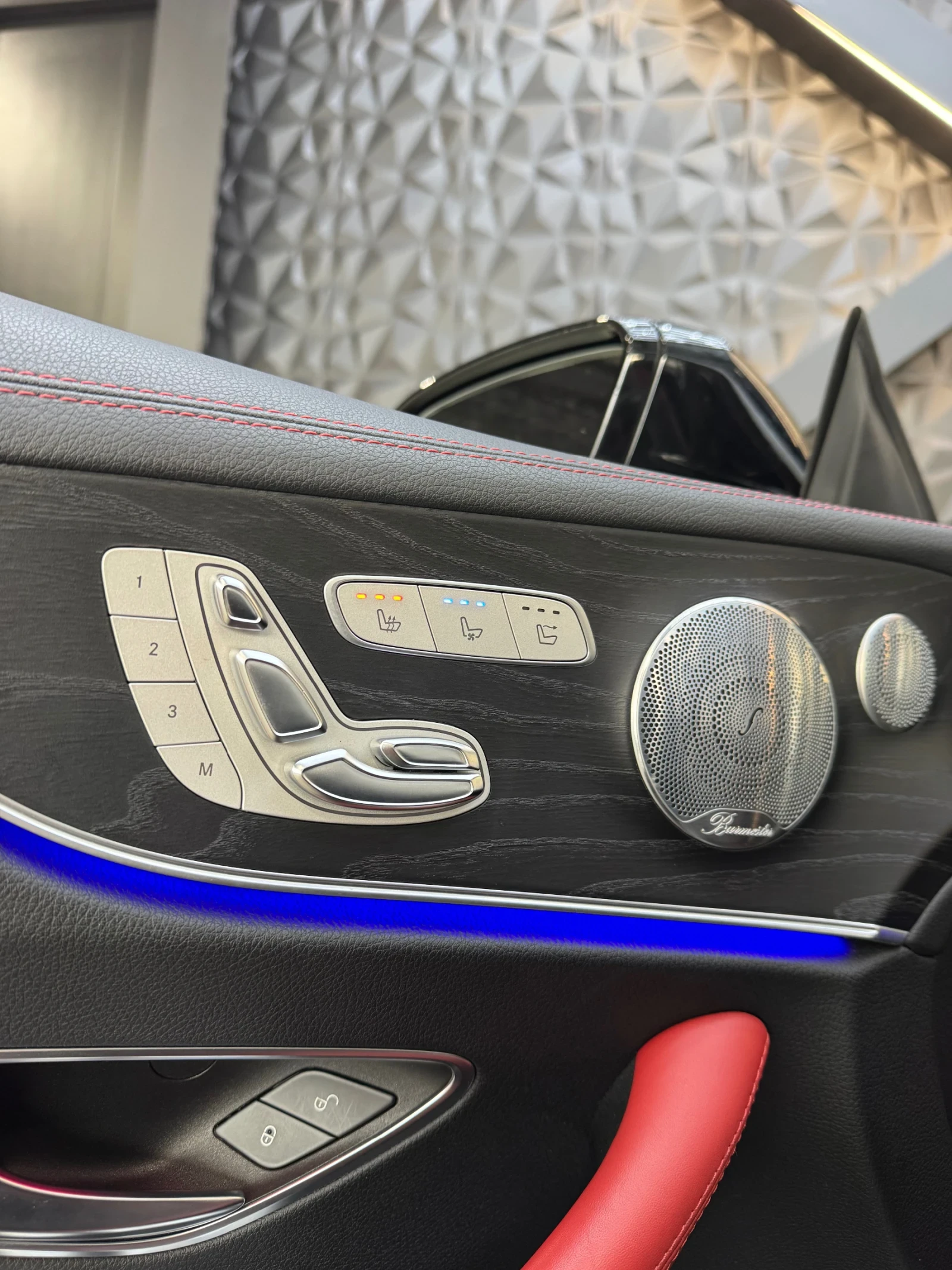 Mercedes-Benz E 53 AMG 4 MATIC * CABRIO * FULL Екстри * BURMESTER * , снимка 10 - Автомобили и джипове - 53889802