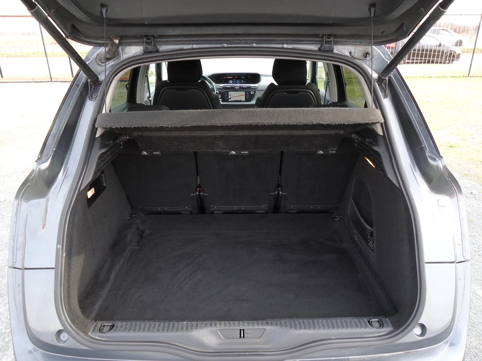 Citroen C4 Picasso 2.0 BlueHDI Навигация Камера, снимка 10 - Автомобили и джипове - 53915730