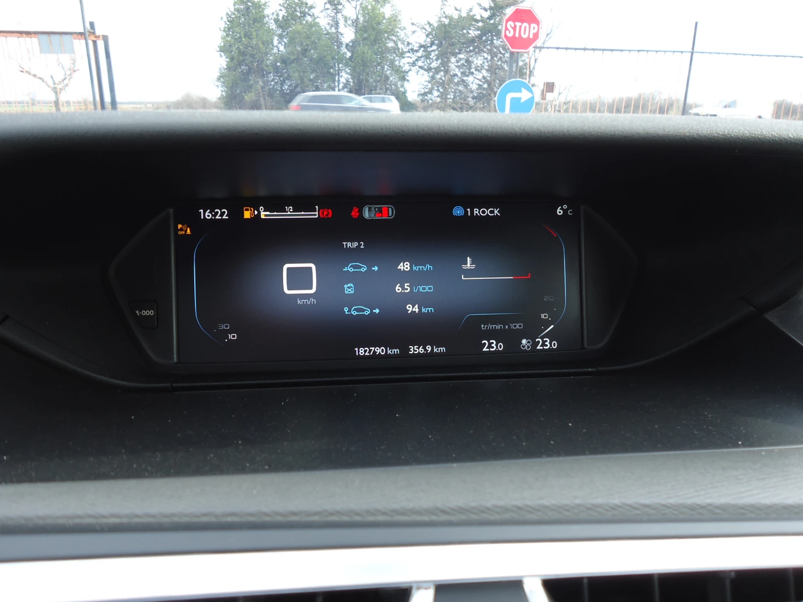 Citroen C4 Picasso 2.0 BlueHDI Навигация Камера, снимка 14 - Автомобили и джипове - 53915730